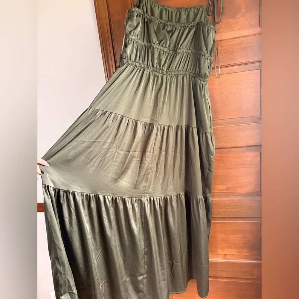 Express Green Satin Tiered Maxi Dress - Picture 7 of 8